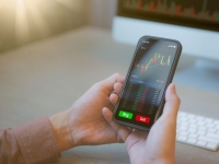 "돈 복사기래" 입소문 타더니…100조 몰리며 '대박 수익률' 기록한 종목