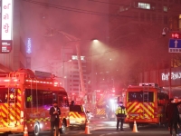서울 소공동 빌딩서 화재…2명 중상