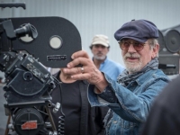 스필버그 "극장경험은 넷플릭스가 대체 못 해"