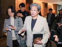 AMD 리사수 "서버 CPU 시장 4년 뒤 168조"