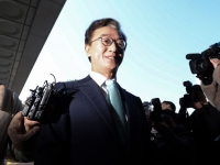 '통일교 금품수수 의혹' 전재수 의원, 합수본 첫 출석…"빠르게 결론 나오길"