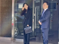 "구찌 자켓과 함께 든 저 핸드백 어디꺼죠?"…이부진 주총 패션도 '완판각'