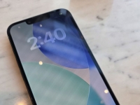 가볍고 한 손에 쏙~ 아이폰17e…보급형인데 괜찮을까?