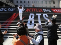 BTS 공연에 단체 땡땡이?…"휴강은 없습니다" 학원 공지문까지 등장