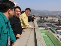 金총리 "BTS 소속사 하이브, 국민의 불편 감수 인식해야"