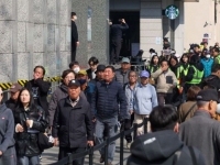 BTS 공연 광화문 보안에 '식칼·과도' 걸렸다...소지자 누구?