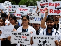 "호텔 방에서 만나" 성폭행 피해 여성 협박한 경찰에 인도 '발칵'