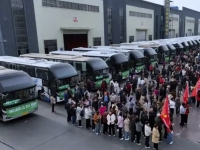 "또 그 회장님 플렉스"…직원 부모 4000명 '효도 여행'에 21억 쐈다