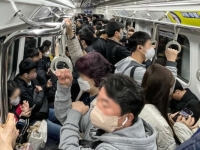 "성인도 숨 막힌다" 9호선 급행 '아이 탑승 금지' 주장에 와글와글