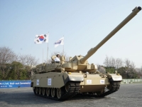 "50도 사막도 견딘다"…현대로템, 중동형 K2 전차 첫 공개