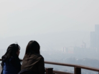 "숨 막히는 3월"…미세먼지 31% 급증, 전쟁 변수도 겹쳤다