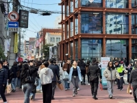 광화문서 BTS 본 외국인들, 돈은 '이곳'서 썼다…방문자 52% 늘어