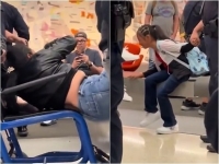 9살 딸 앞에서 母 질질…"아이 앞인데" 비인도적 연행에 美도 논란