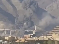 이란 교량폭파 영상 올린 트럼프…"너무 늦기 전에 합의해야" 