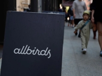 주가 '99% 폭락' 망했다가, 돌연 '600% 폭등'…대통령도 찾는 신발 팔던 이곳