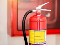 "제대로 작동하나 보려고"…새벽에 지하철 내부서 소화기 난사한 20대