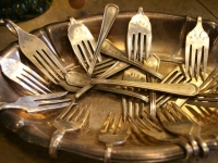 "할머니, 이건 AI가 만든 거 아니죠?"…촌스럽다 생각했는데 푹 빠져버렸다