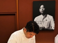 '1인 42만원' 식당서 '와인 바꿔치기' 논란…안성재 '모수' 결국 공식 사과