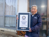 "그냥 매일 하는 일" 92세 日 할머니, 세계 최고령 여성 신문 배달원 등극