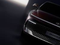 '상어코 수술'하고 3년 5개월 만에 돌아왔다…현대차, '더 뉴 그랜저' 외장 공개