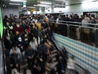 "밤새 놀던 서울, 달라졌다"…자정 넘어 지하철 타는 사람 왜 줄었나 봤더니