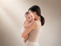 고개 까딱 우리 아기…까딱하다 평생 삐딱