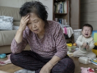 "싫어도 거절 못 해" 자식 앞에선 괜찮은 척…스트레스 쌓이는 '황혼육아'