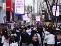 "올영 말고 여기 간다"…입소문에 외국인들 몰리더니 소비 156% 증가한 곳