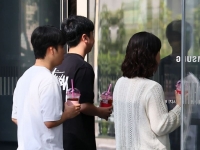 "삼성전자 1분기 임직원 월평균 보수 1200만원…역대 최대 규모"