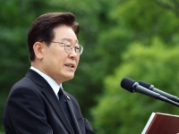 李대통령, 스벅 직격 "세월호 추모일에 싸이렌 이벤트, 일베도 아니고"