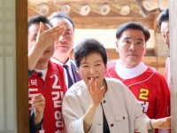 박근혜, 육영수 여사 생가 방문…충청서 국민의힘 지원 행보