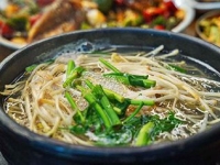 부산 대표 음식인데…"세계에서 가장 위험" CNN이 지목한 한식 정체