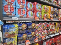 "칼로리 그렇게 높다고?"…'성수기' 비빔라면 3대장의 진실[맛잘알X파일]