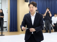 "줄이 없는데 어떻게 서요" 이준석, '새치기 음모론' 반박·법적 조치 예고