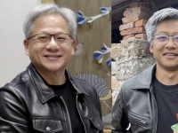 "밀가루로 백발 연출"…젠슨 황 흉내낸 中 청년, 2주 만에 수만명 팔로워