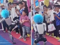 아이가 다가선 순간 배에 발길질…무술 공연하던 로봇에게 무슨 일이