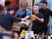 젠슨 황, 오늘 저녁 SK와 '2차 깐부회동'…최태원·사장단 총출동