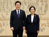 총리 후보자에 한성숙 중기부 장관…"네이버 출신 잘나가네"
