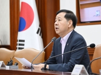 구윤철 "청년고용이 최우선…6월 중 차세대 반도체 상용화 로드맵 완성"