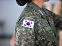 "배 안 나왔잖아" 임신한 여군 대위에 계단 뺑뺑이까지…괴롭힘 시달리다 유산