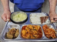 "케이크 밥" 악플에 반격 나선 누리꾼들…"'안나의 집' 정기후원 시작"