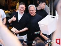 "경찰에 밥 사고 싶다"…젠슨 황 가족, K-치안에 '감사 메일'