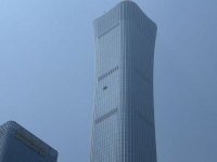 中, "베이징 랜드마크 경비행기 충돌, 개인적 원인"