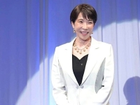 "불쾌함을 넘어 토나온다"…'2억 목걸이' 두른 日다카이치에 비판 확산