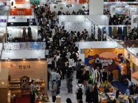 로봇 스님에 반야심경 DJ파티까지…외신도 주목한 힙한 'K불교'[K홀릭]