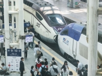李 "KTX, 너무 싸다"… 그래도 요금 못 올리는 이유