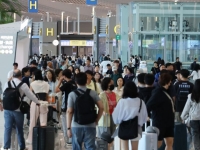 여름휴가 극성수기 해외여행 '러시'…동남아 지고 중국 약진