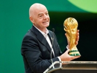 "축구를 팔아먹겠다고?"…FIFA 지분 매각 계획 결국 백지화