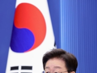 李대통령 지지율 4주 연속 하락…43.3%로 최저치 경신[폴폴뉴스]