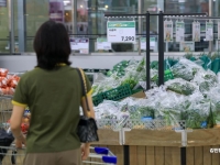 "시금치 한단 7000원" 폭염·호우에 치솟는 채솟값…가공식품도 '도미노 인상'
